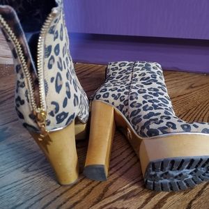 Leopard boots